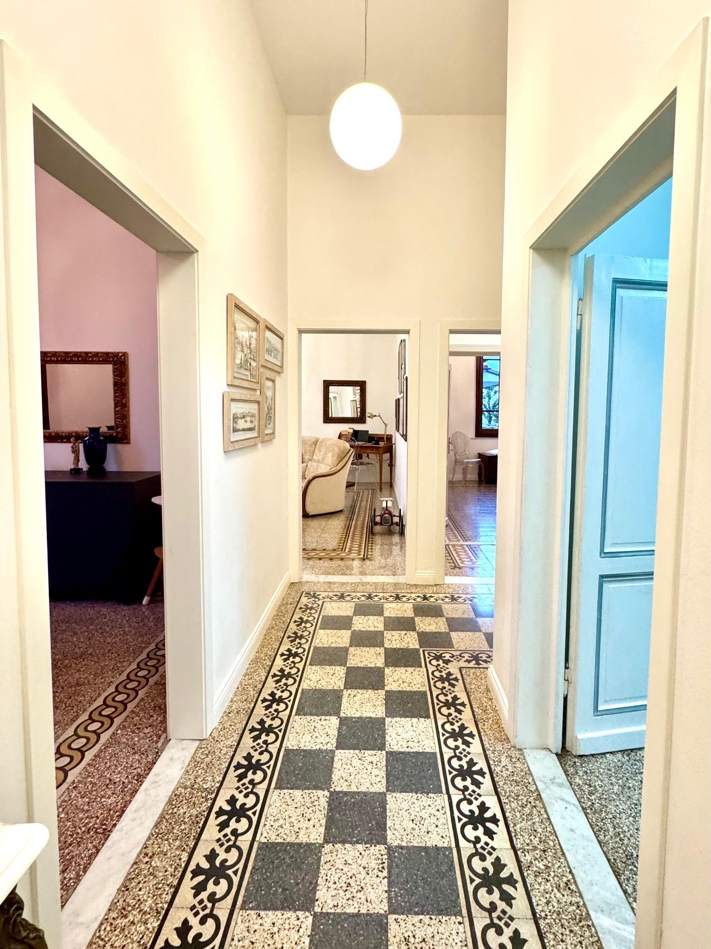 Appartamento con terrazzo, Empoli piazza gramsci