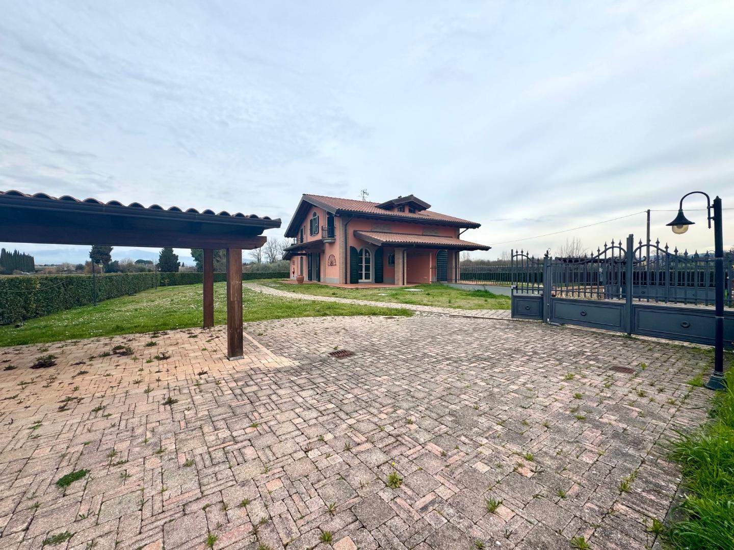 Villa con giardino a Empoli