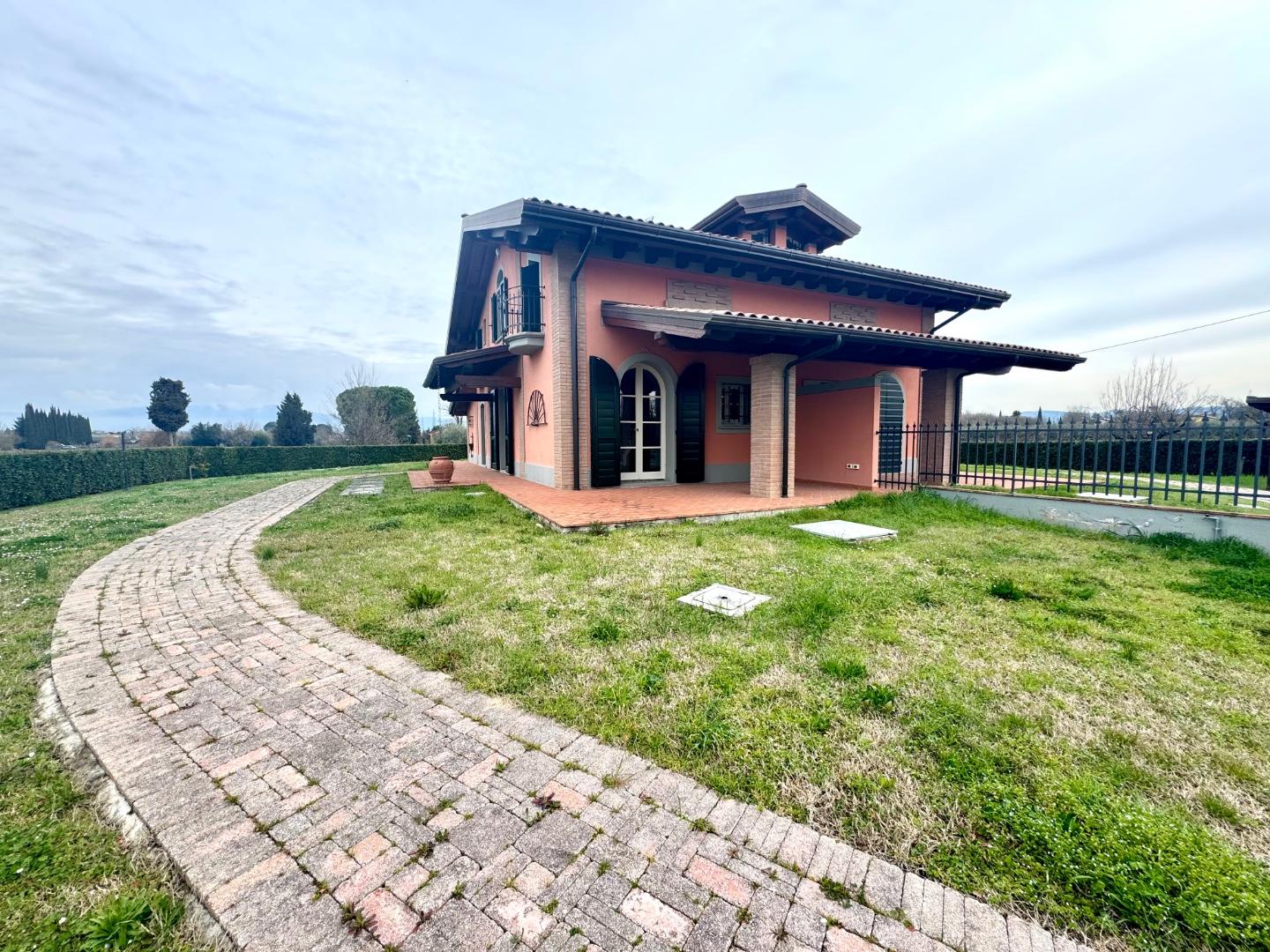 Villa con giardino a Empoli