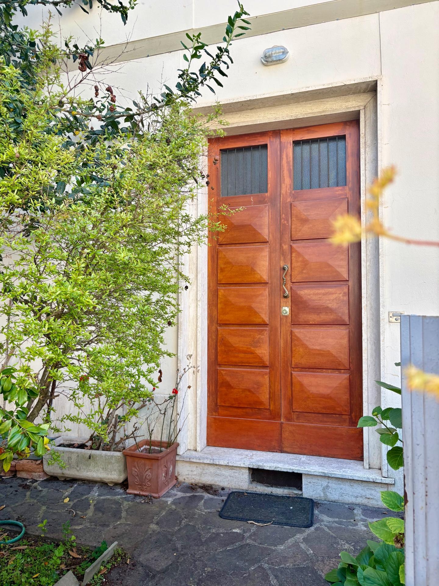 Casa indipendente con giardino, Empoli zona pretura