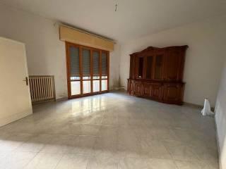 Casa indipendente con giardino, Empoli zona pretura