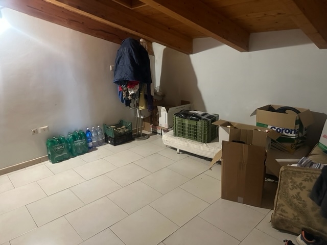 Trilocale arredato in affitto a Parete