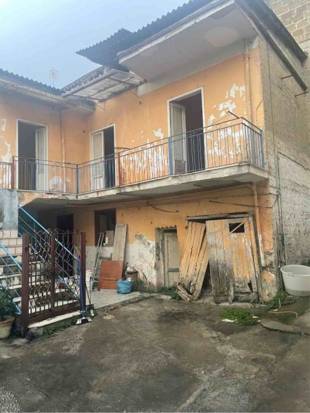 Casa indipendente da ristrutturare a Lusciano