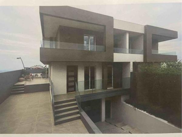 Villa con giardino a Parete