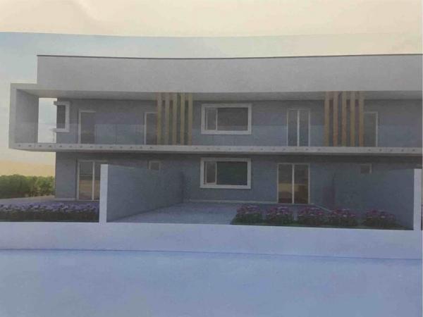 Villa con terrazzo a Parete