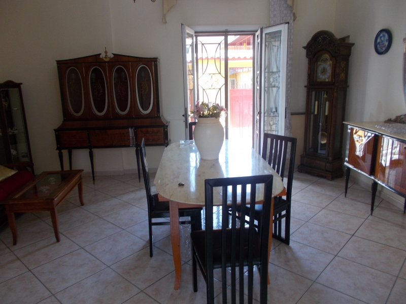 Trilocale arredato in affitto a Carinaro