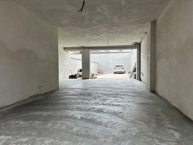 Casa indipendente con terrazzo a Teverola