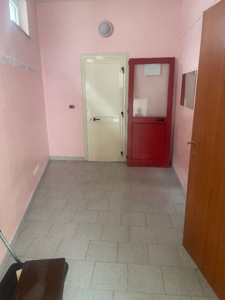 Locale commerciale classe A4 a Parete