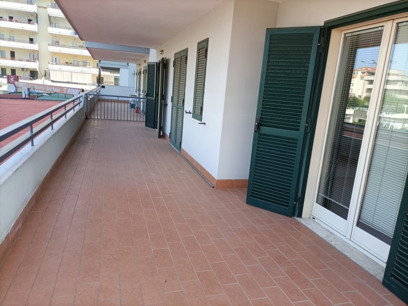 Quadrilocale con terrazzi a Aversa