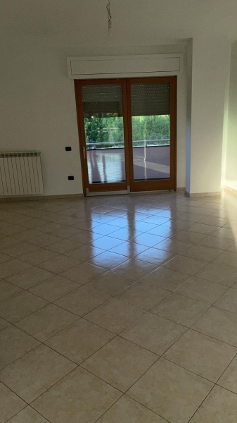 Quadrilocale con terrazzo a Trentola-Ducenta