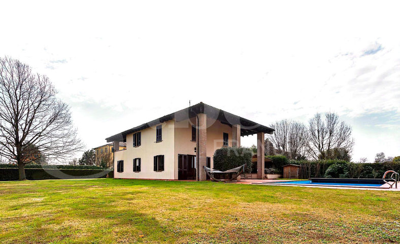Villa con giardino a San Lazzaro di Savena