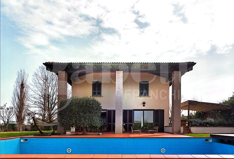 Villa con giardino a San Lazzaro di Savena