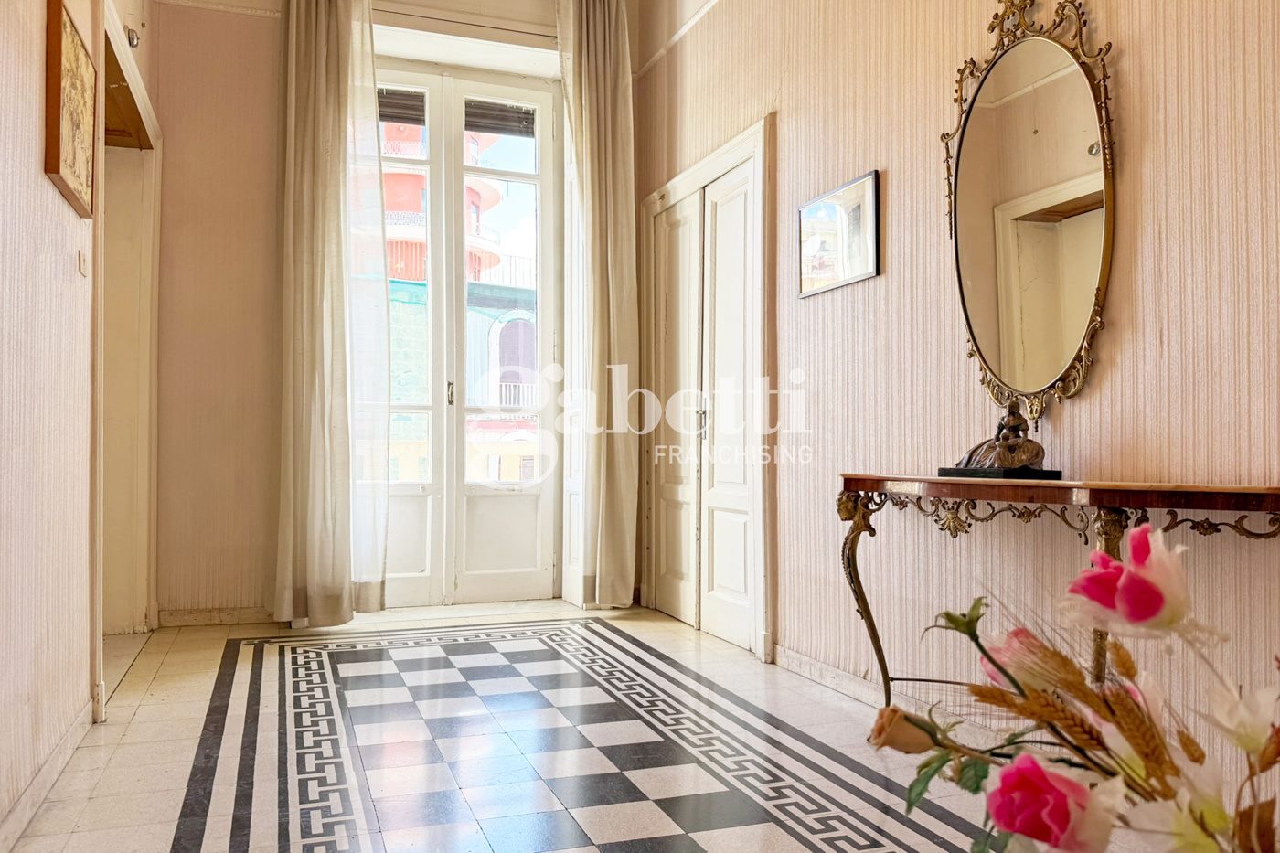 Appartamento da ristrutturare a Napoli