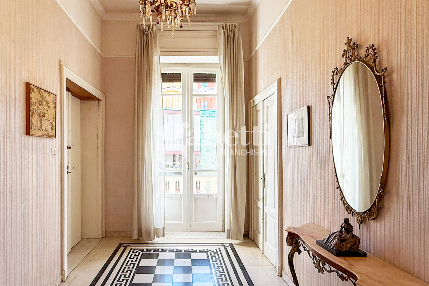 Appartamento da ristrutturare a Napoli