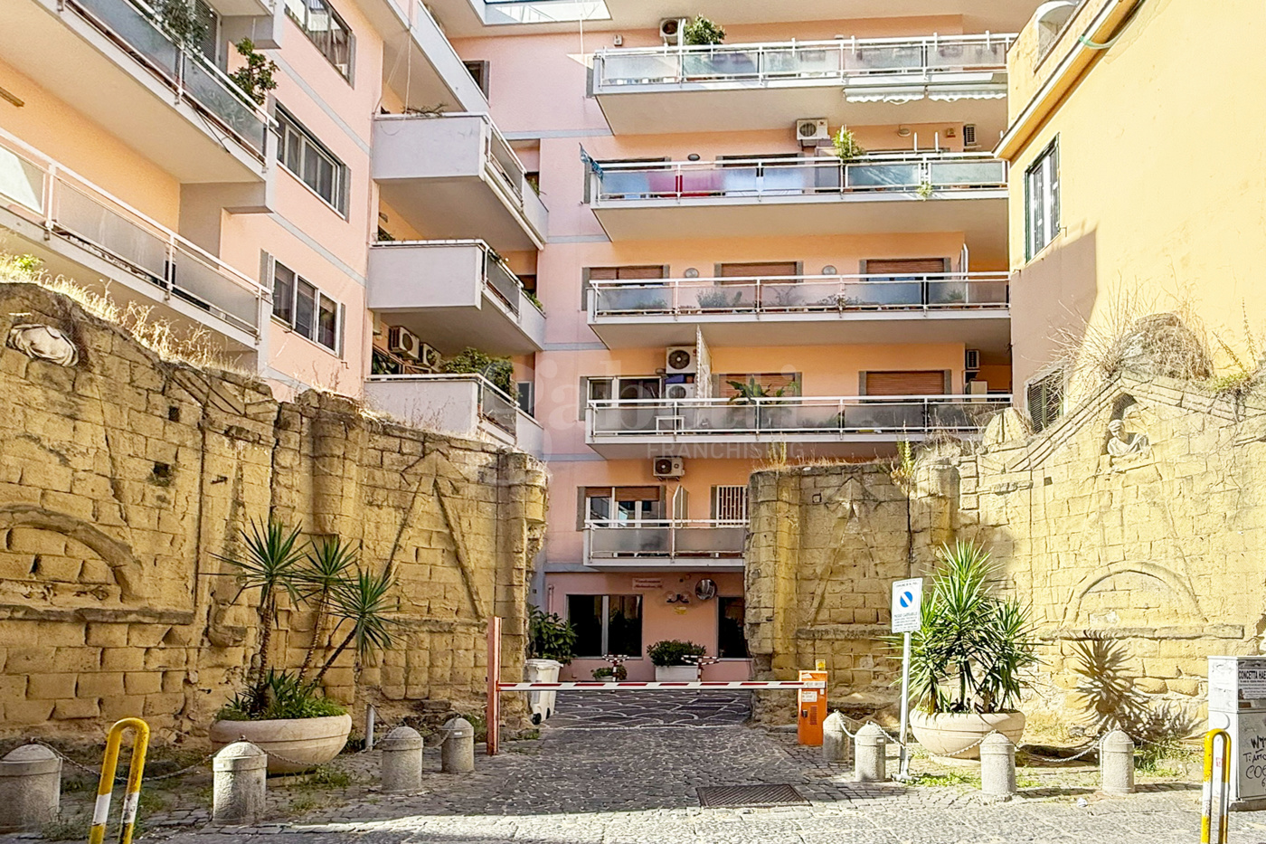 Bilocale in vendita a Napoli