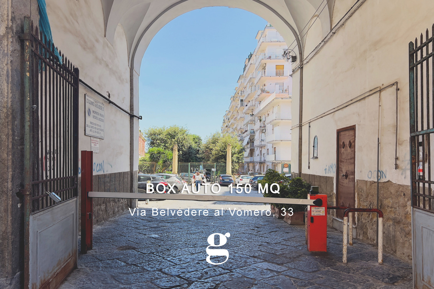 Box/Garage 150mq in vendita a Napoli