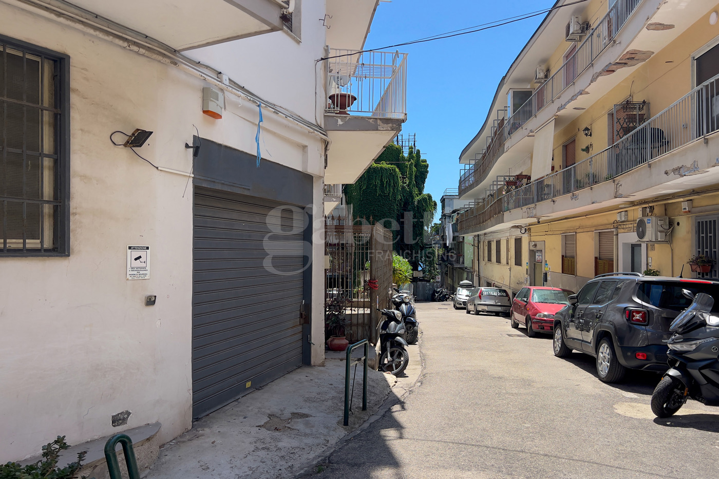 Box/Garage 150mq in vendita a Napoli