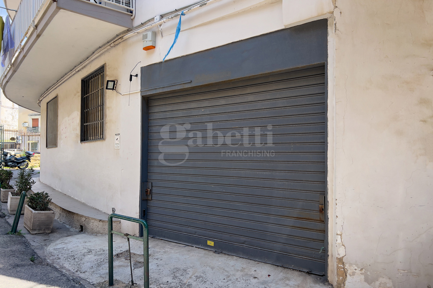 Box/Garage 150mq in vendita a Napoli