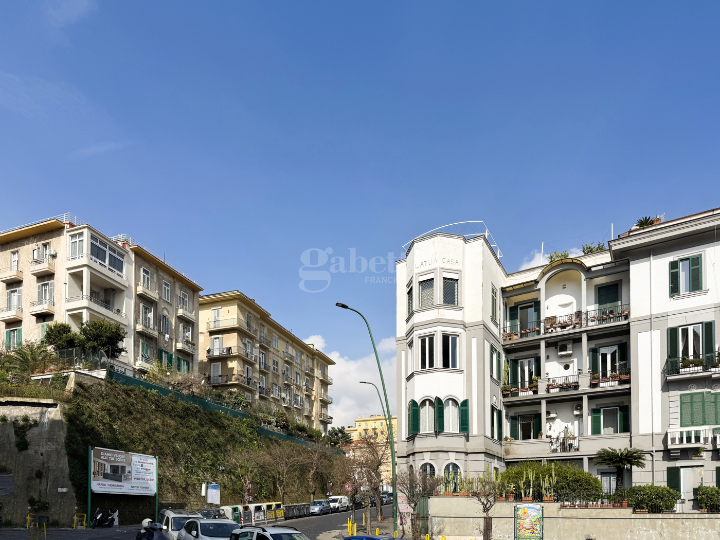 Appartamento in vendita a Napoli