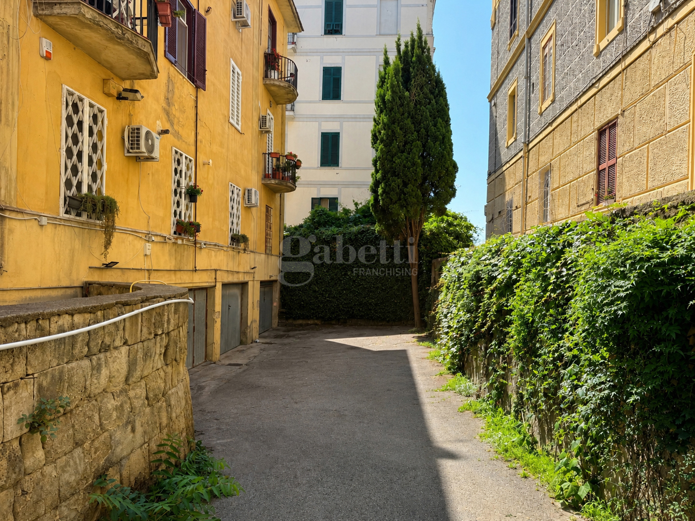 Box/Garage 33mq in affitto a Napoli
