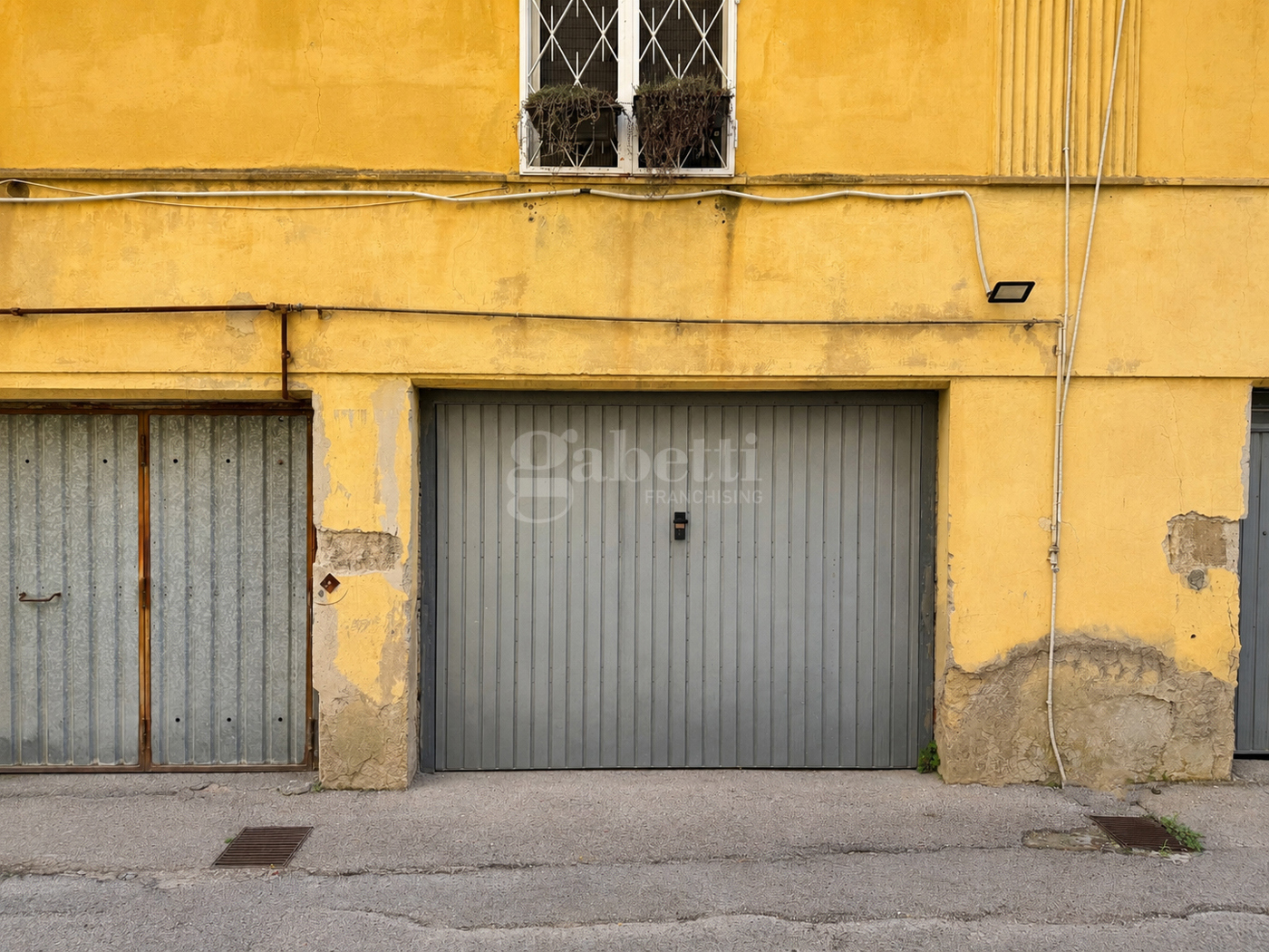 Box/Garage 33mq in affitto a Napoli