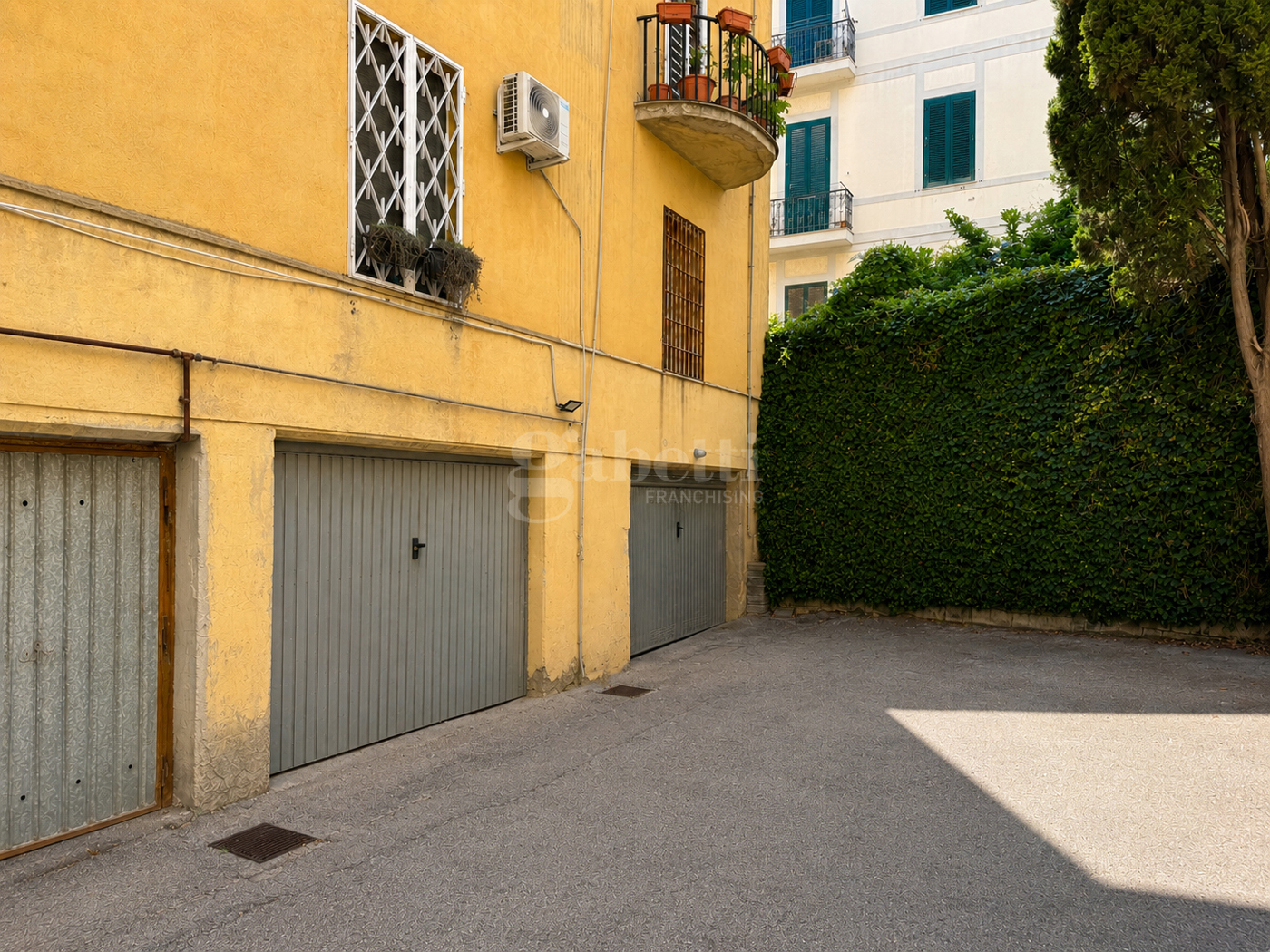 Box/Garage 33mq in affitto a Napoli