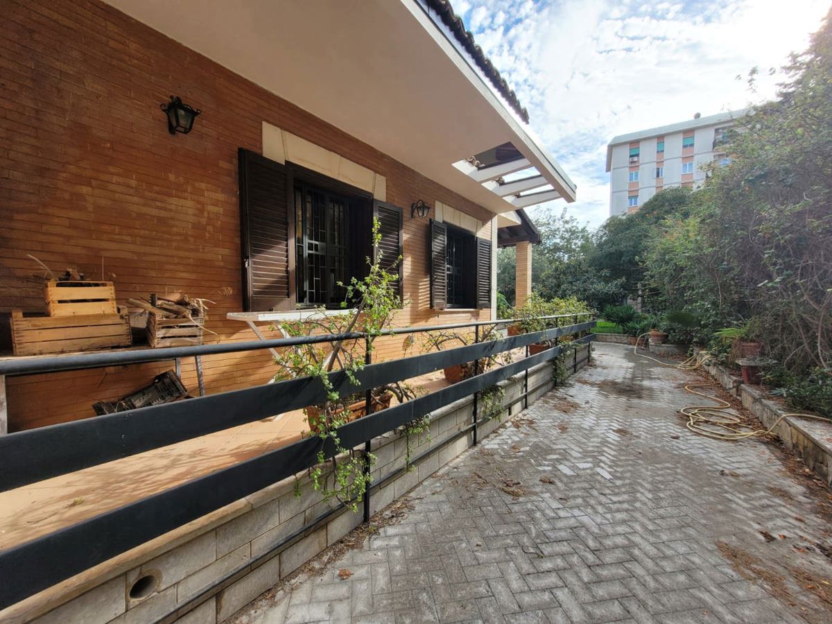 Villa con giardino a Siracusa