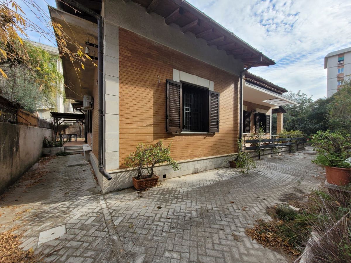 Villa con giardino a Siracusa