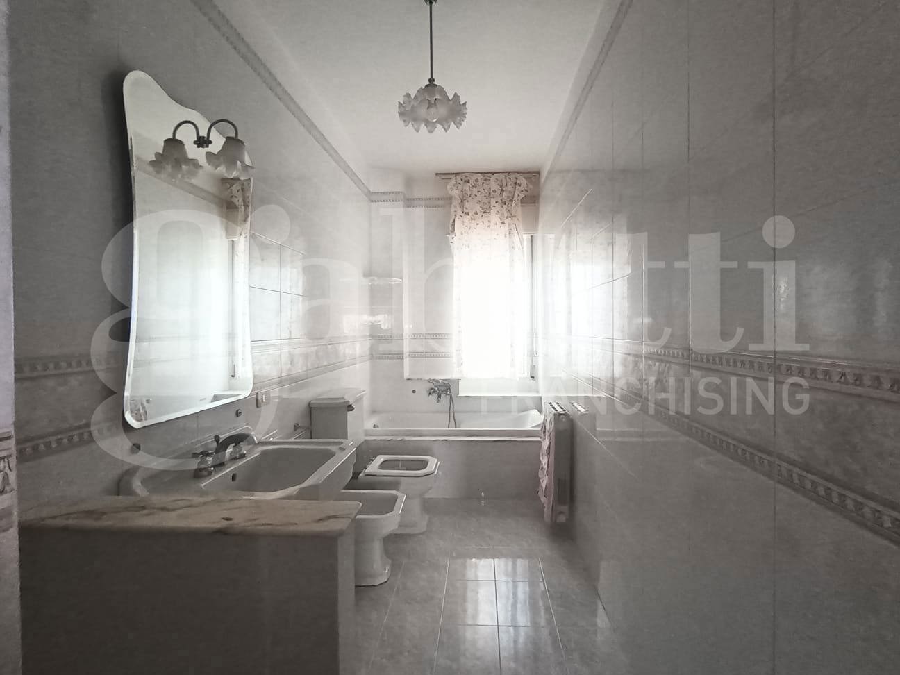 Quadrilocale in vendita a Siracusa