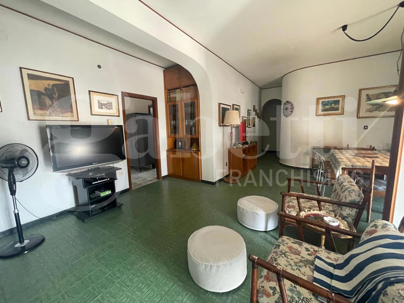 Quadrilocale da ristrutturare a Siracusa