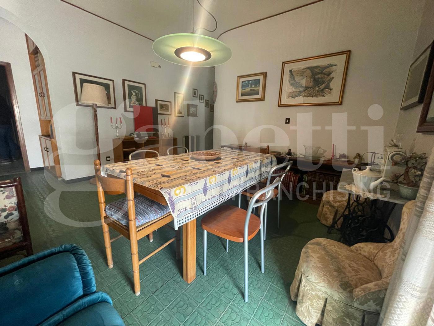 Quadrilocale da ristrutturare a Siracusa