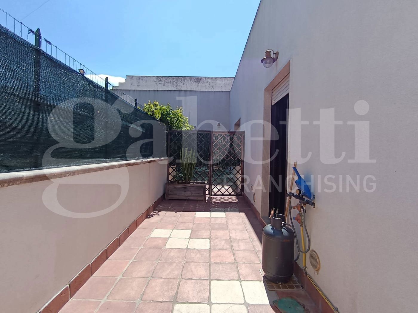 Casa indipendente arredata in affitto a Siracusa