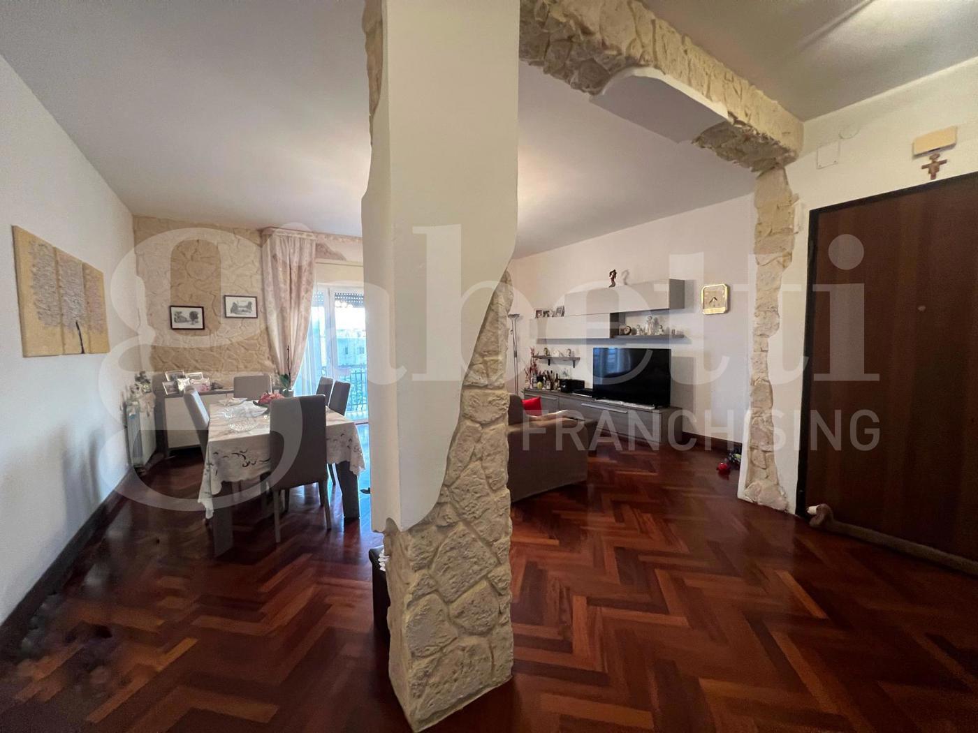 Quadrilocale in vendita a Siracusa