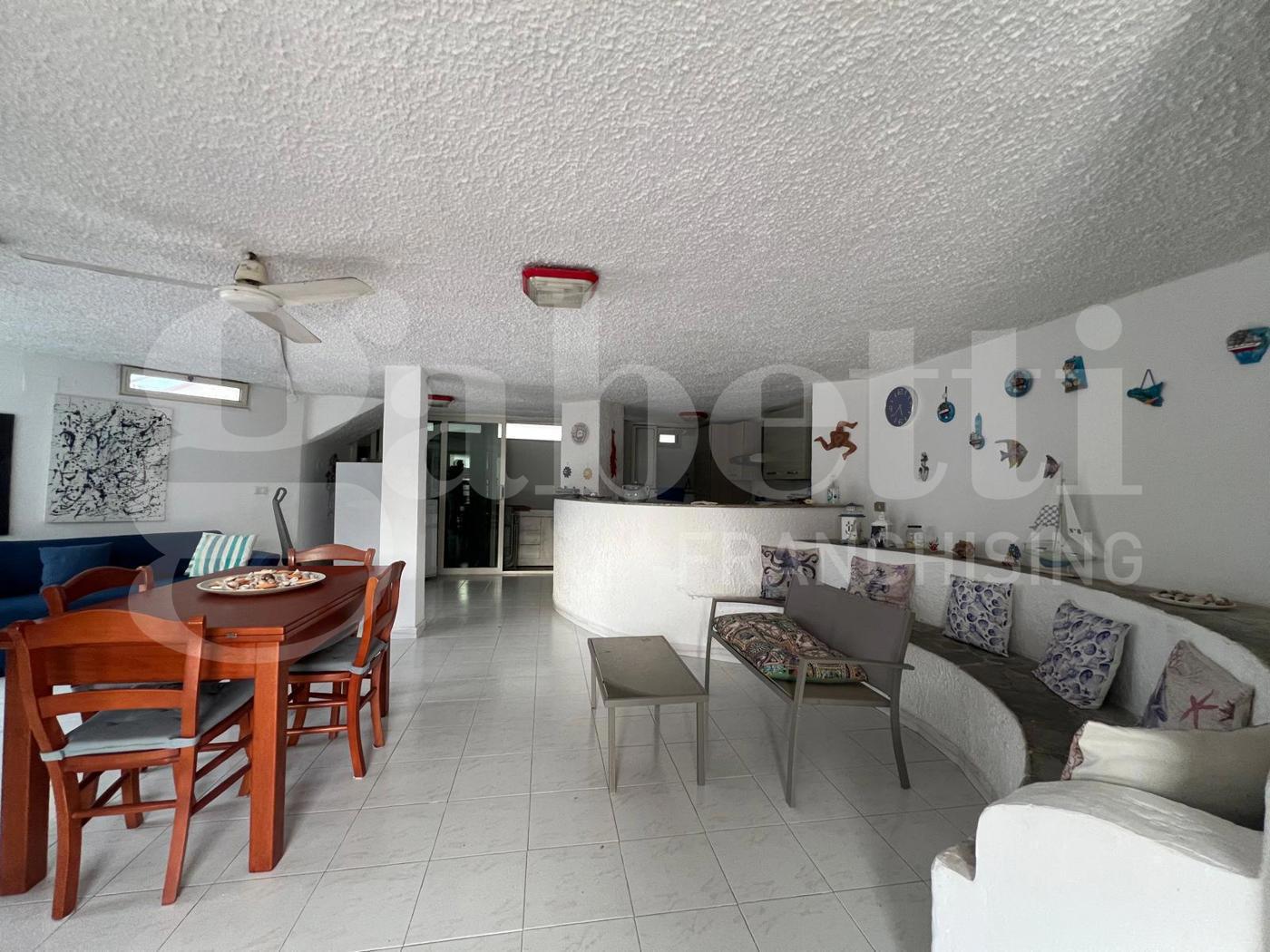 Villa con box doppio a Siracusa