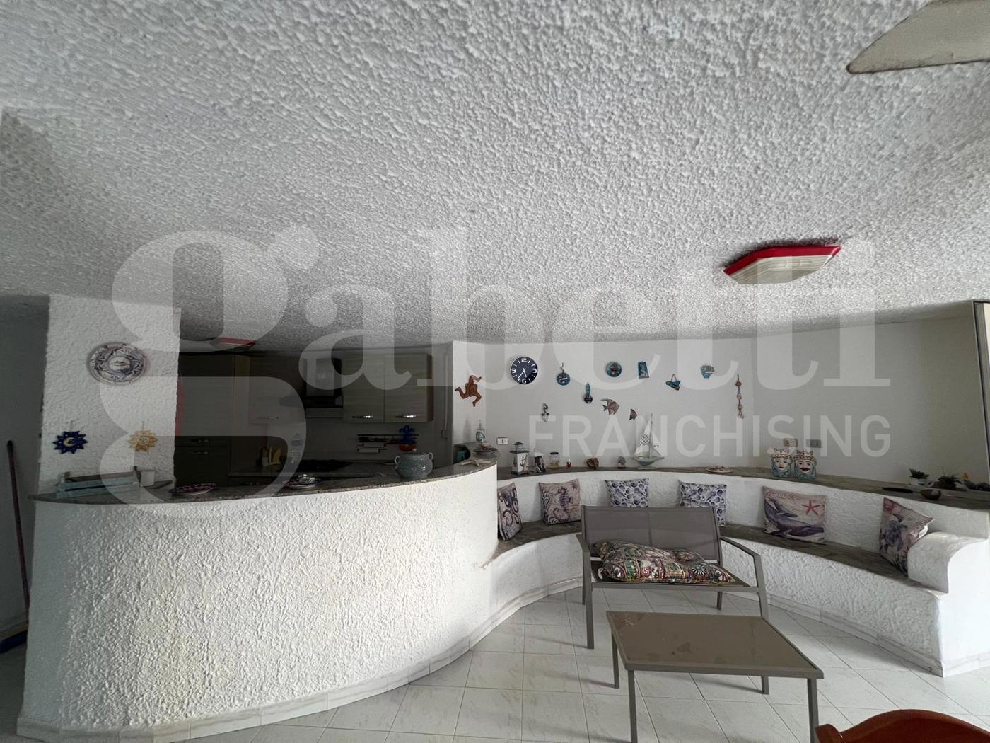 Villa con box doppio a Siracusa