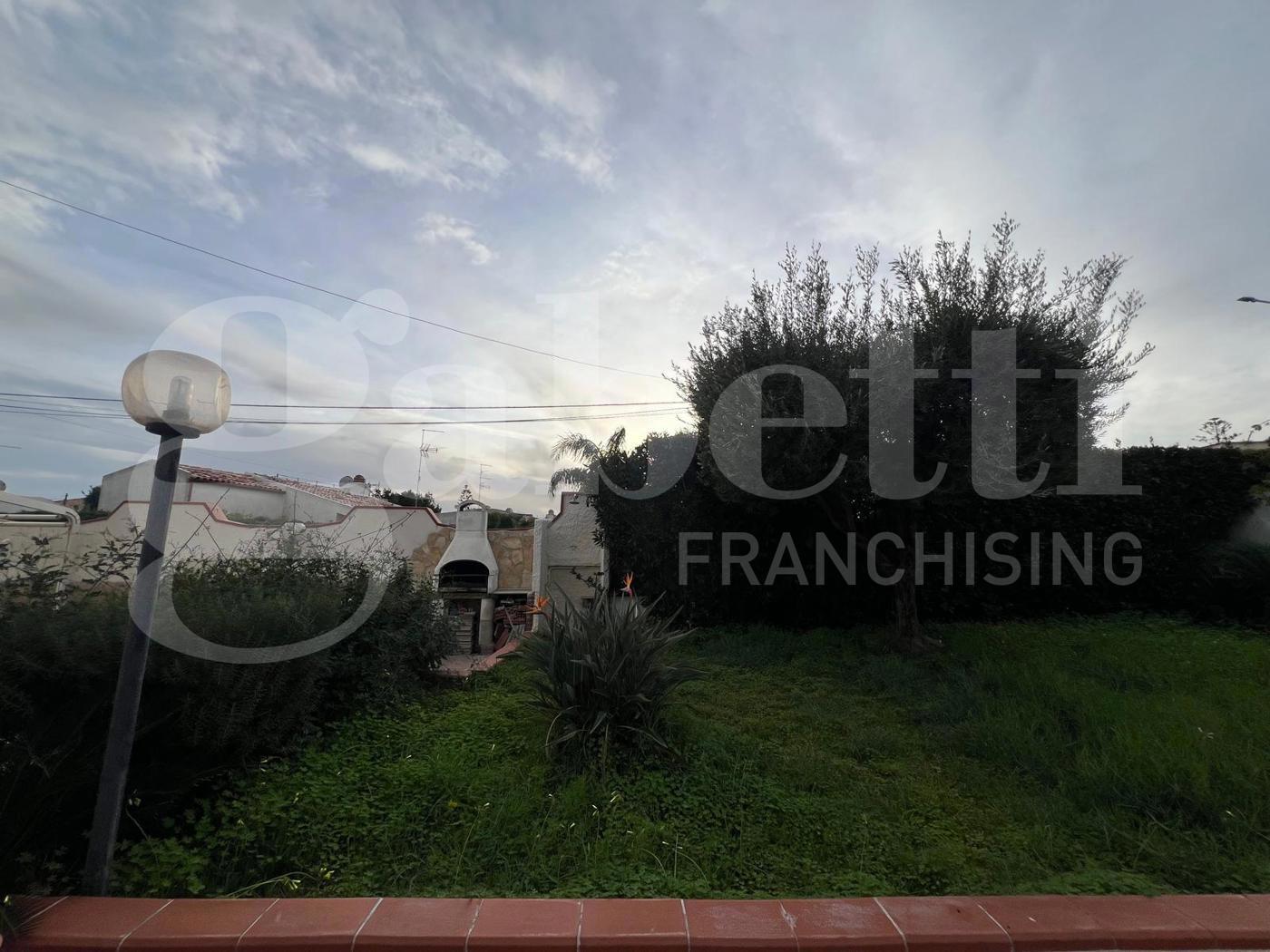 Villa con box doppio a Siracusa