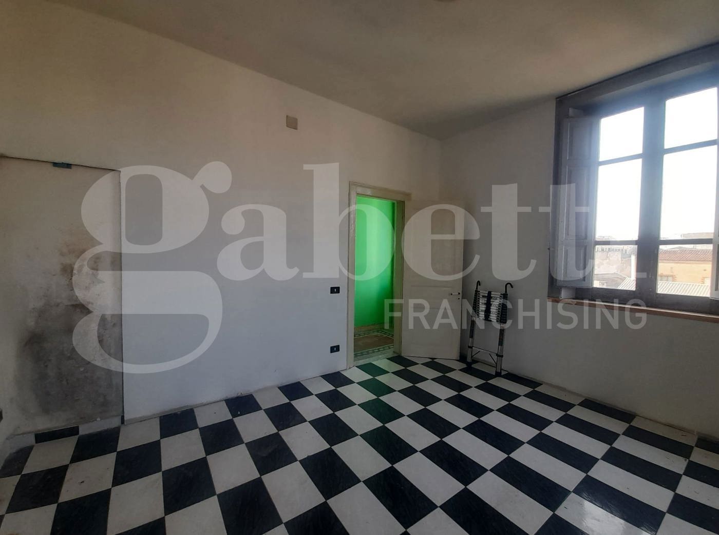 Appartamento con box doppio a Siracusa