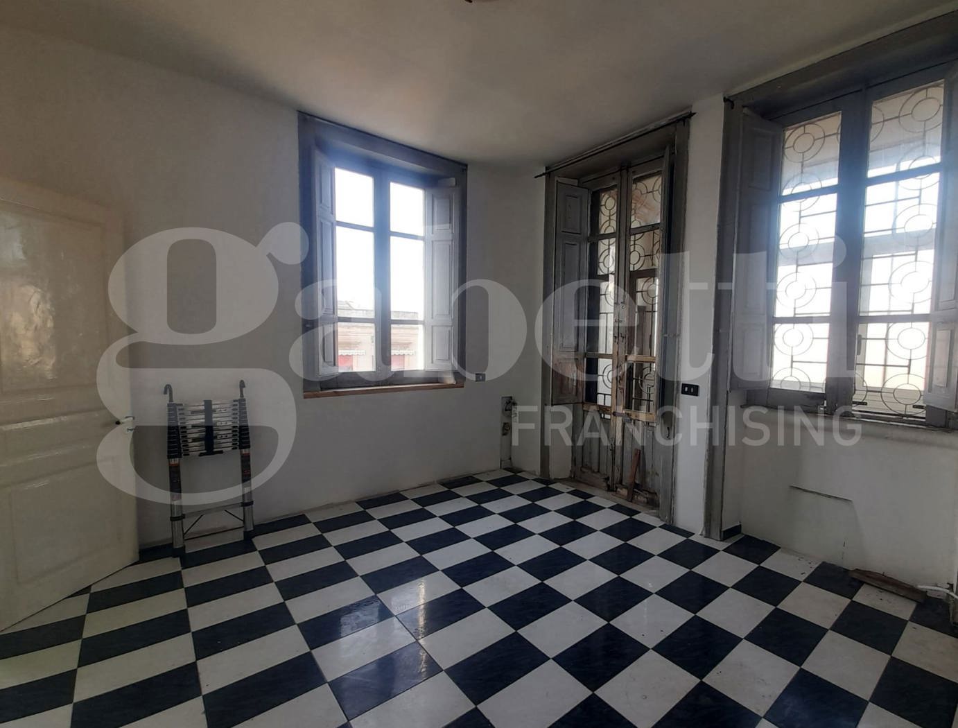 Appartamento con box doppio a Siracusa