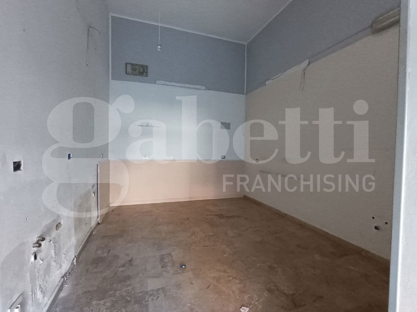 Negozio da ristrutturare a Siracusa