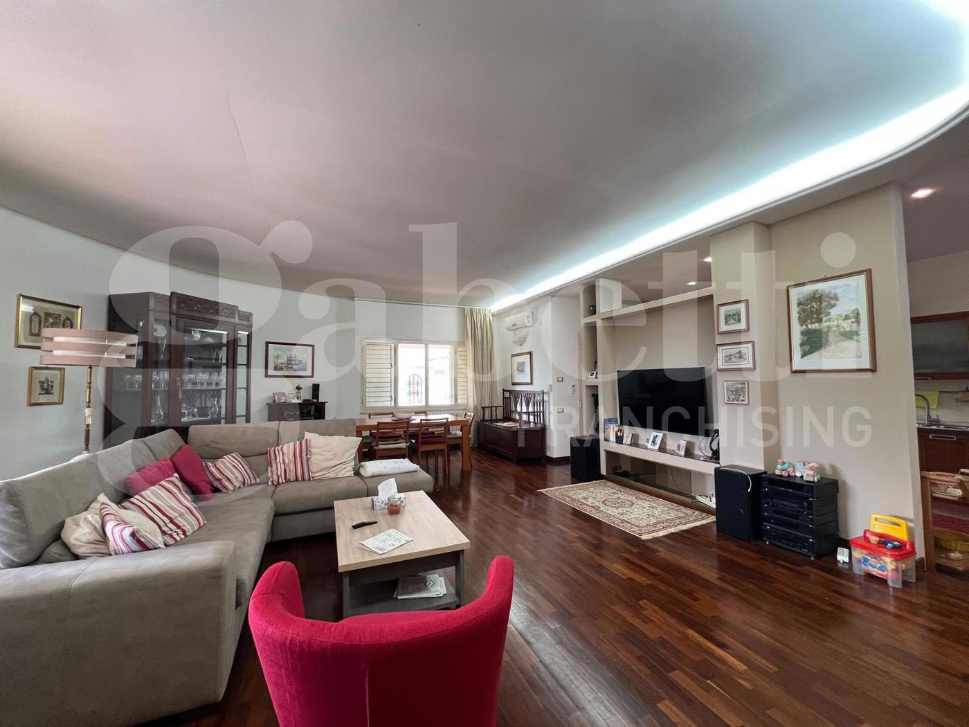 Villa con giardino a Siracusa