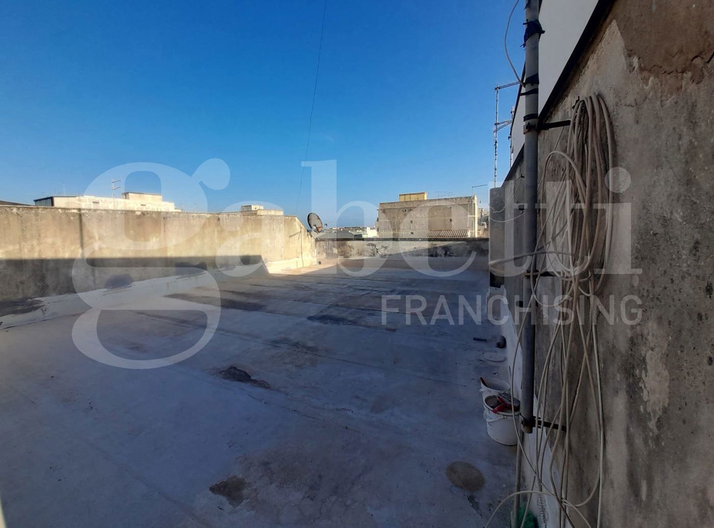 Trilocale da ristrutturare a Siracusa