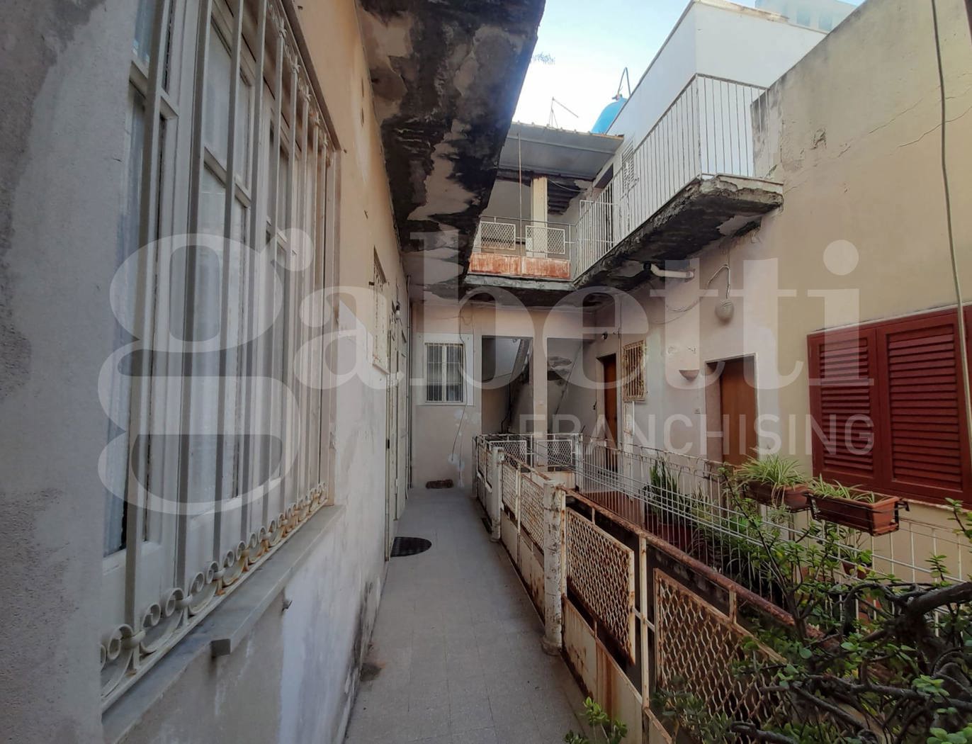 Trilocale da ristrutturare a Siracusa