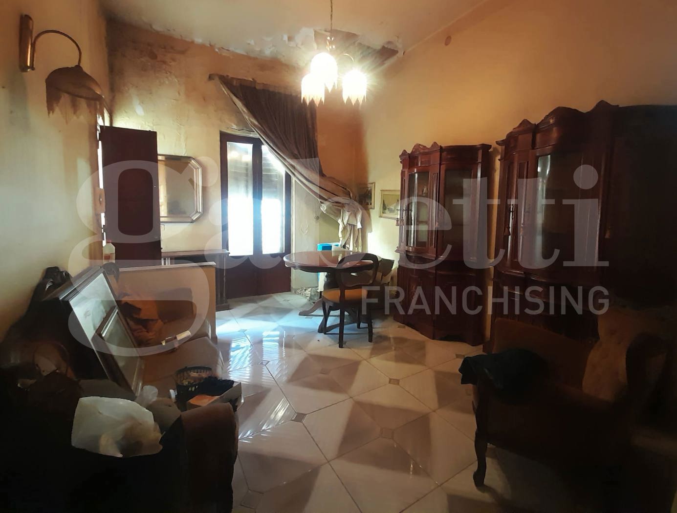 Trilocale da ristrutturare a Siracusa
