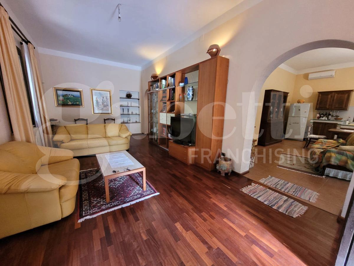 Villa con giardino a Siracusa