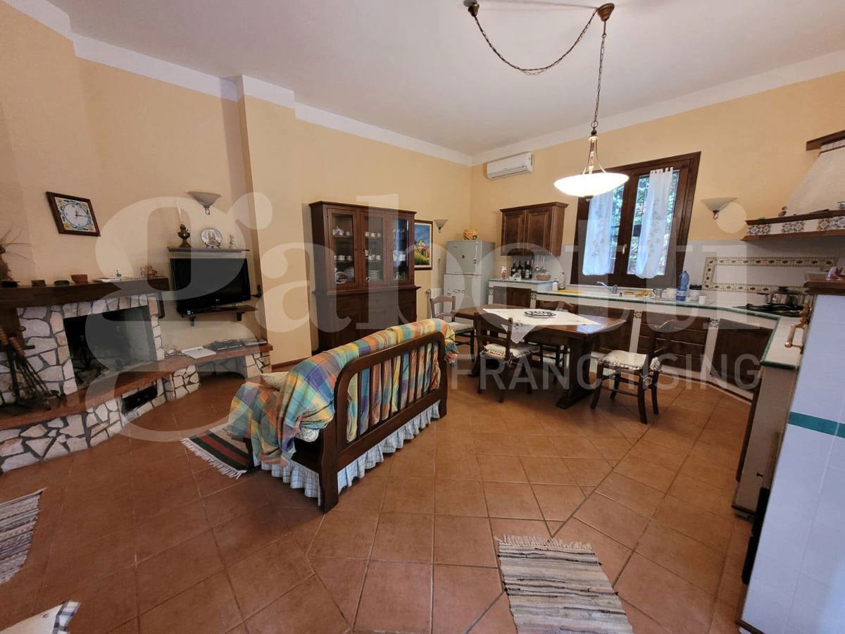 Villa con giardino a Siracusa