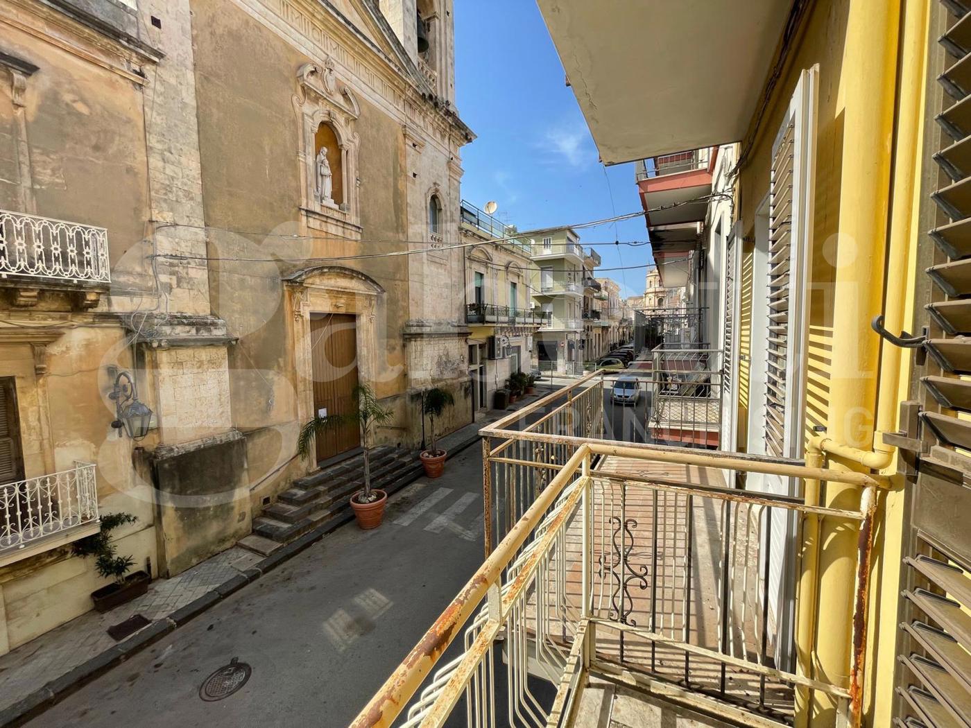 Casa indipendente da ristrutturare a Floridia