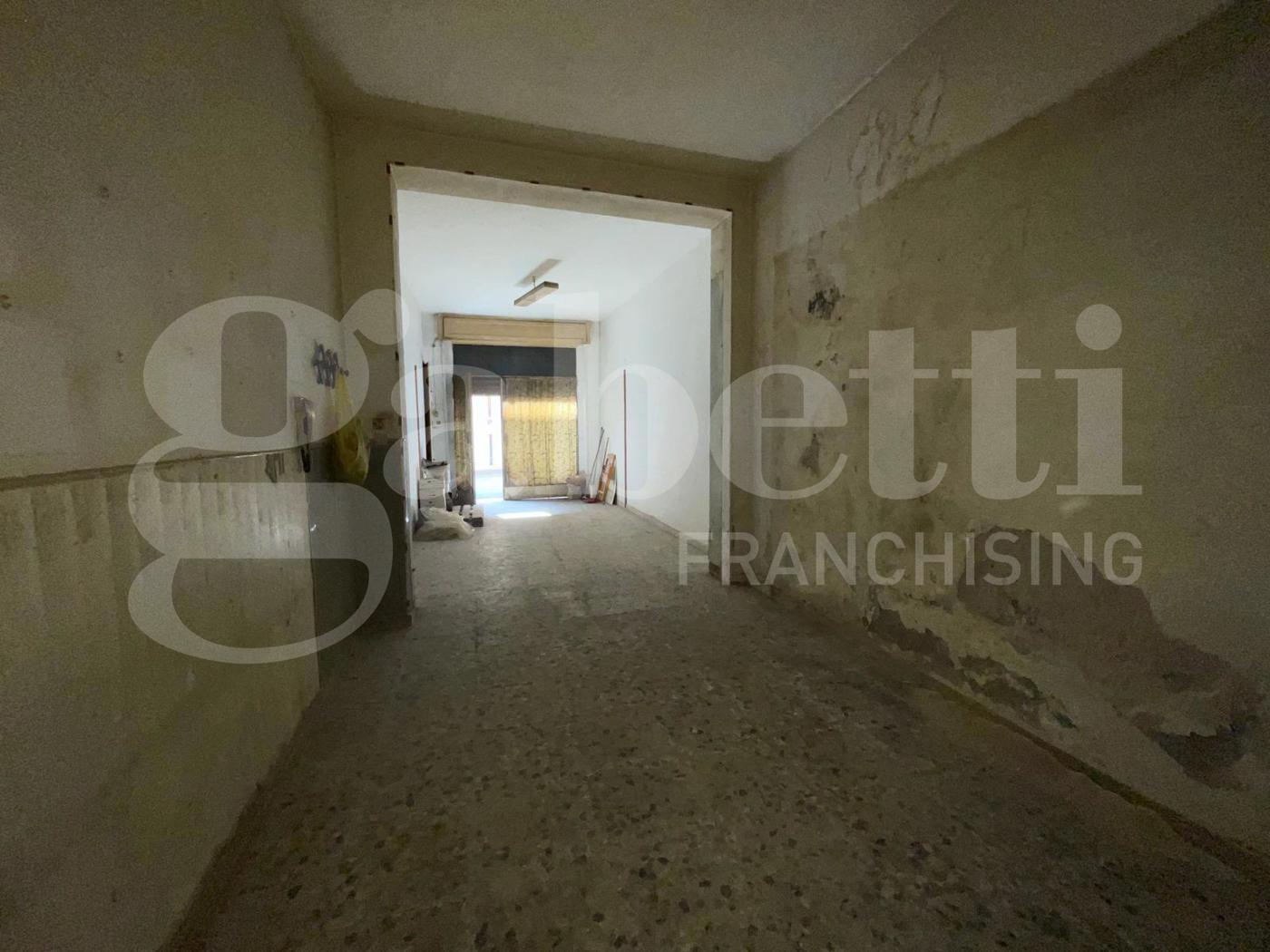 Casa indipendente da ristrutturare a Floridia