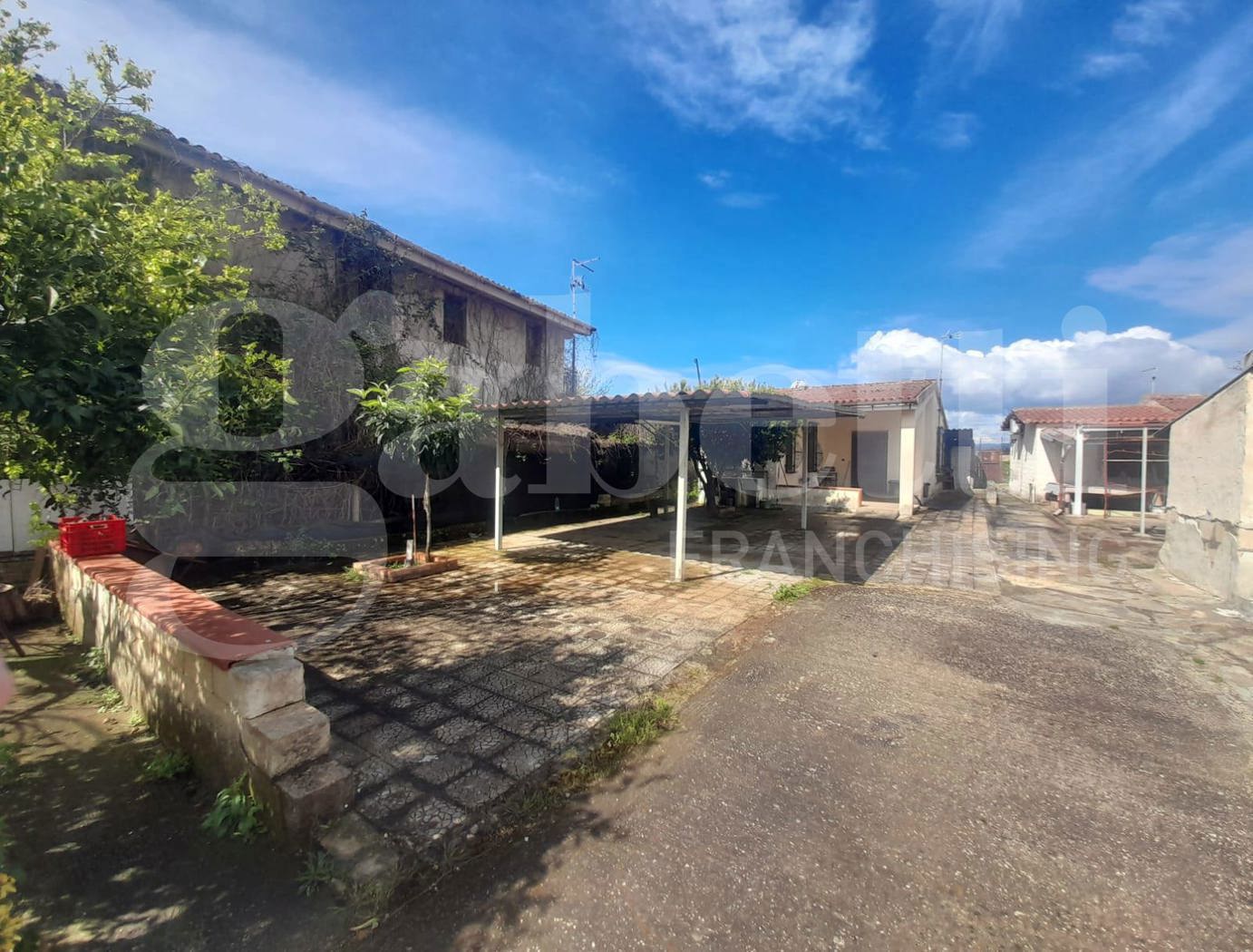 Villa con giardino a Siracusa