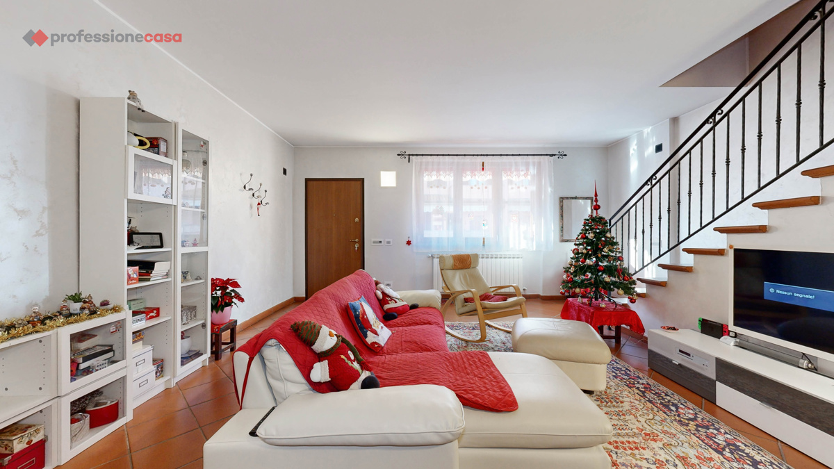 Villa con giardino a Bellinzago Lombardo