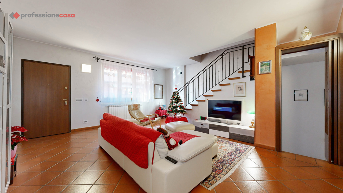 Villa con giardino a Bellinzago Lombardo